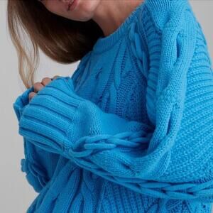 Club Monaco Oversized Cable Crew Sweater in Blue Size Small NEW